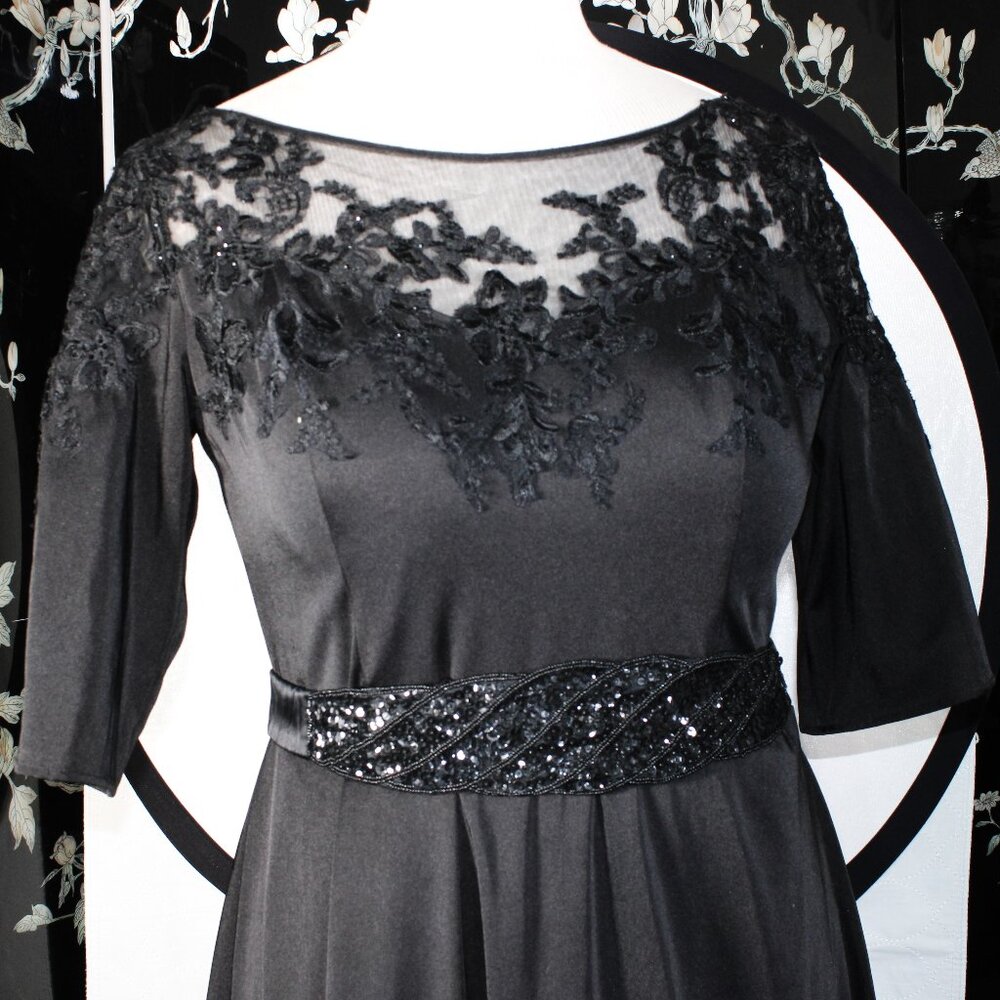 BEADED FLORAL APPLIQUE COCKTAIL DRESS, BLACK PLUS 16